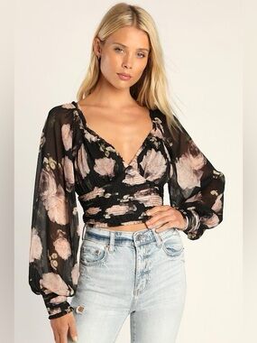 LULUS Simply Romantic Black Floral Print Balloon Sleeve Crop Top
